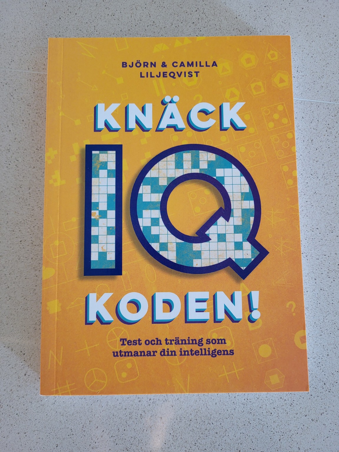 Omslag: IQ-koden!